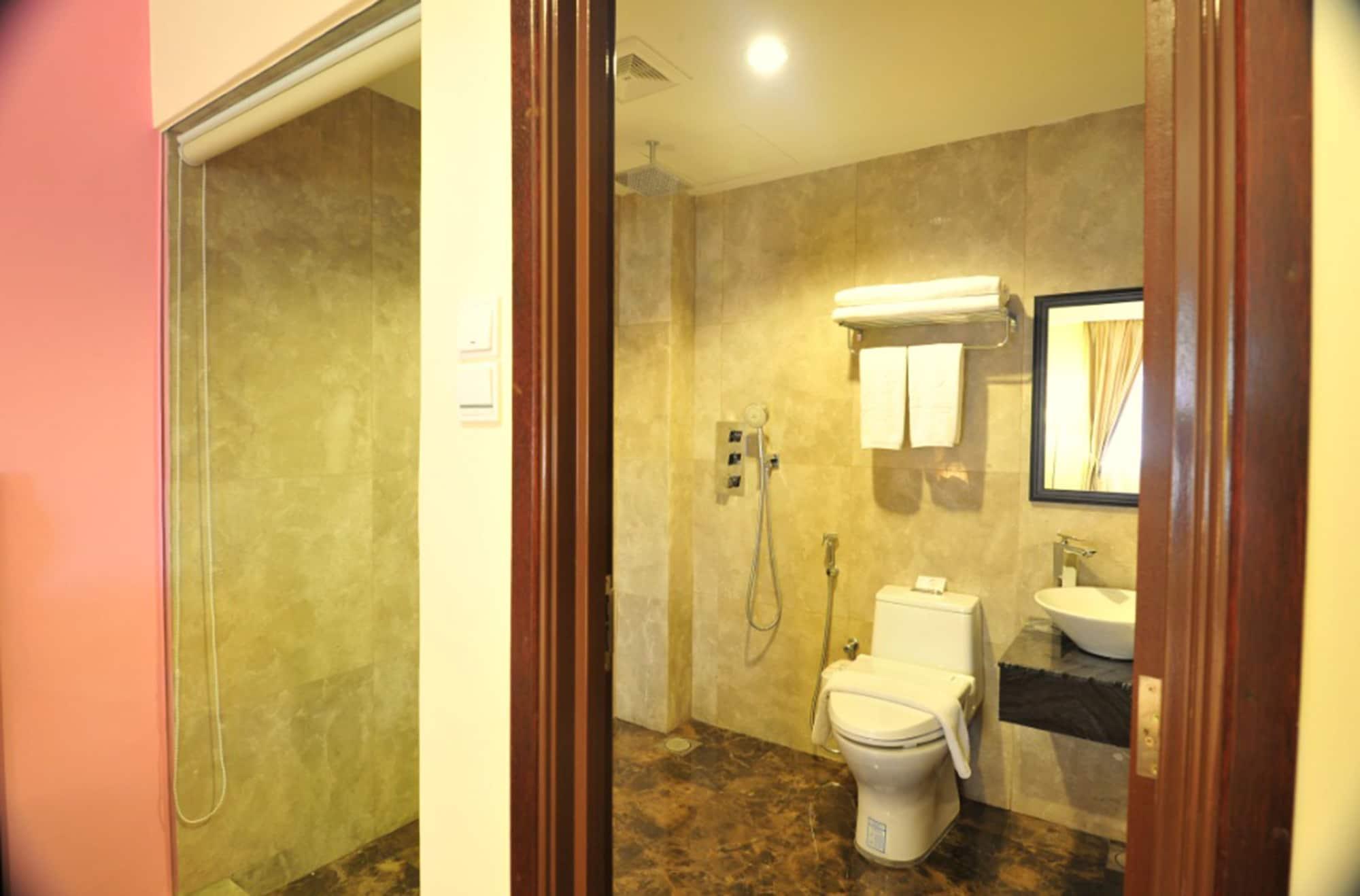 Hallmark Crown Hotel Malacca Εξωτερικό φωτογραφία