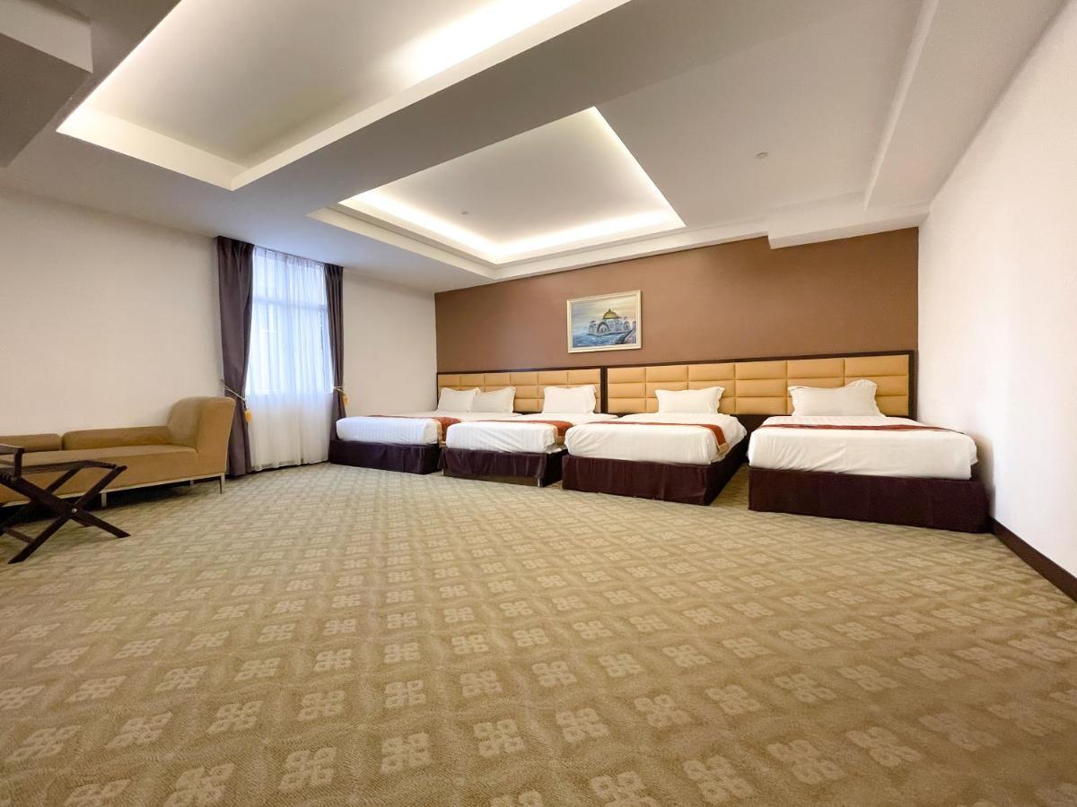 Hallmark Crown Hotel Malacca Εξωτερικό φωτογραφία