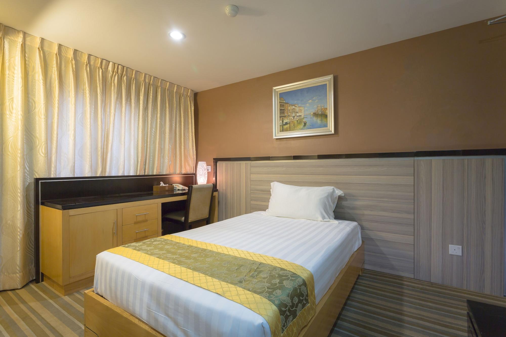Hallmark Crown Hotel Malacca Εξωτερικό φωτογραφία