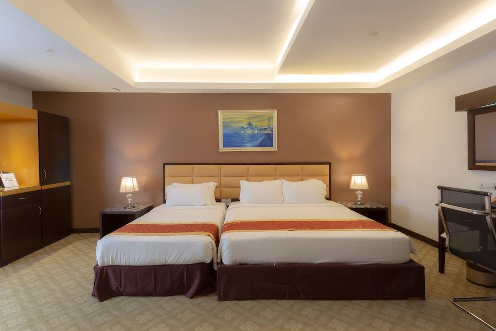 Hallmark Crown Hotel Malacca Εξωτερικό φωτογραφία