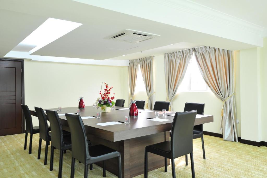 Hallmark Crown Hotel Malacca Εξωτερικό φωτογραφία