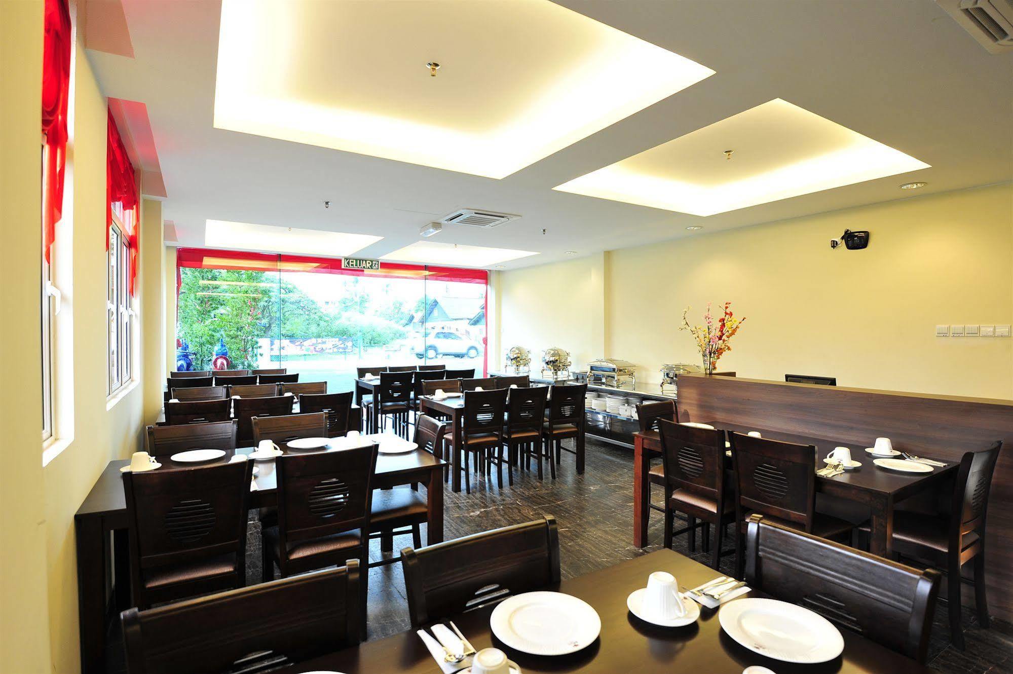 Hallmark Crown Hotel Malacca Εξωτερικό φωτογραφία