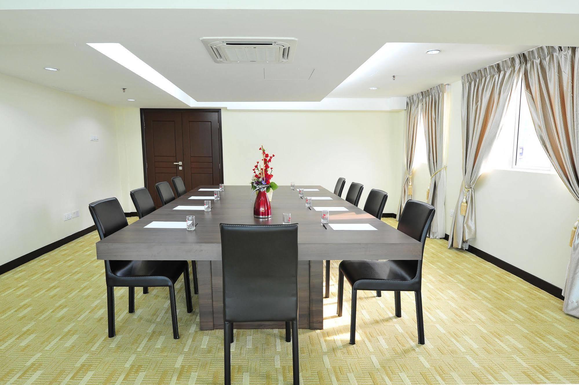 Hallmark Crown Hotel Malacca Εξωτερικό φωτογραφία